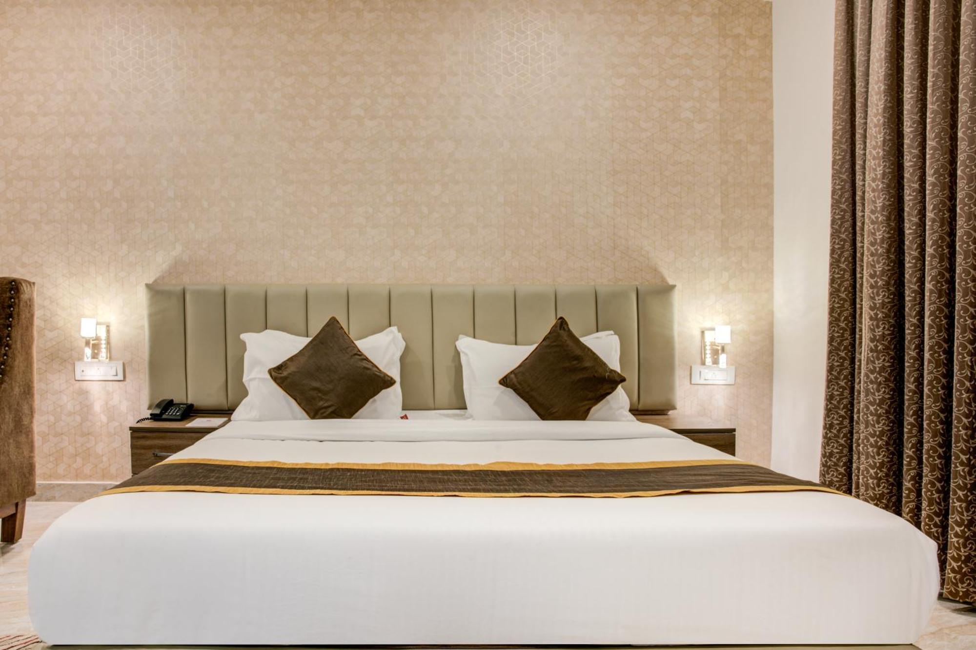Hotel Sterling Inn Bangalore International Airport Yelahanka Екстер'єр фото