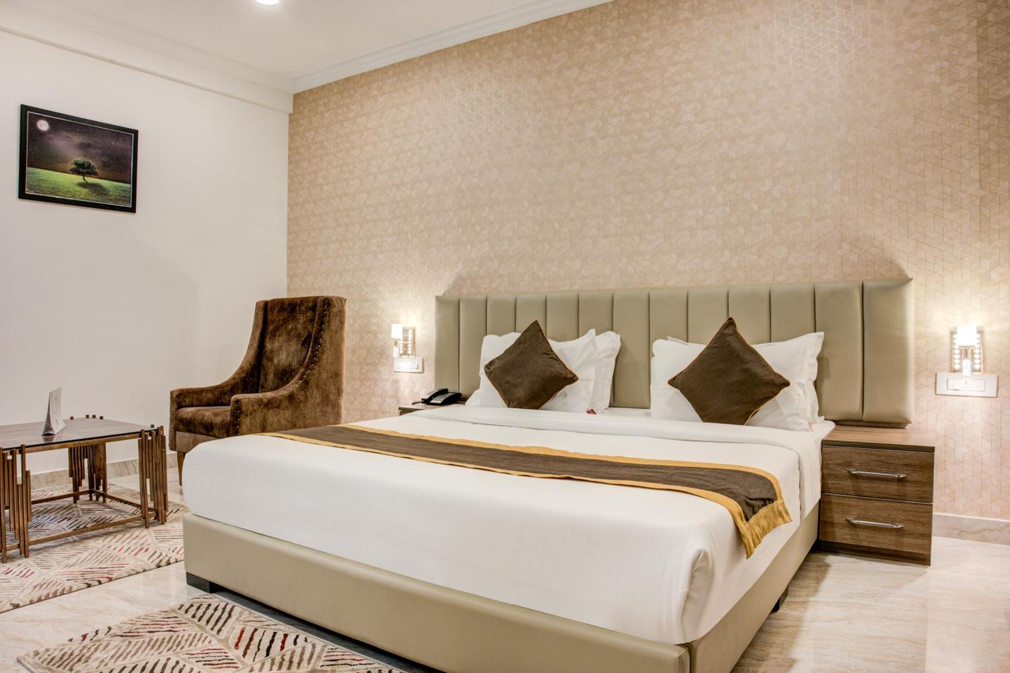 Hotel Sterling Inn Bangalore International Airport Yelahanka Екстер'єр фото