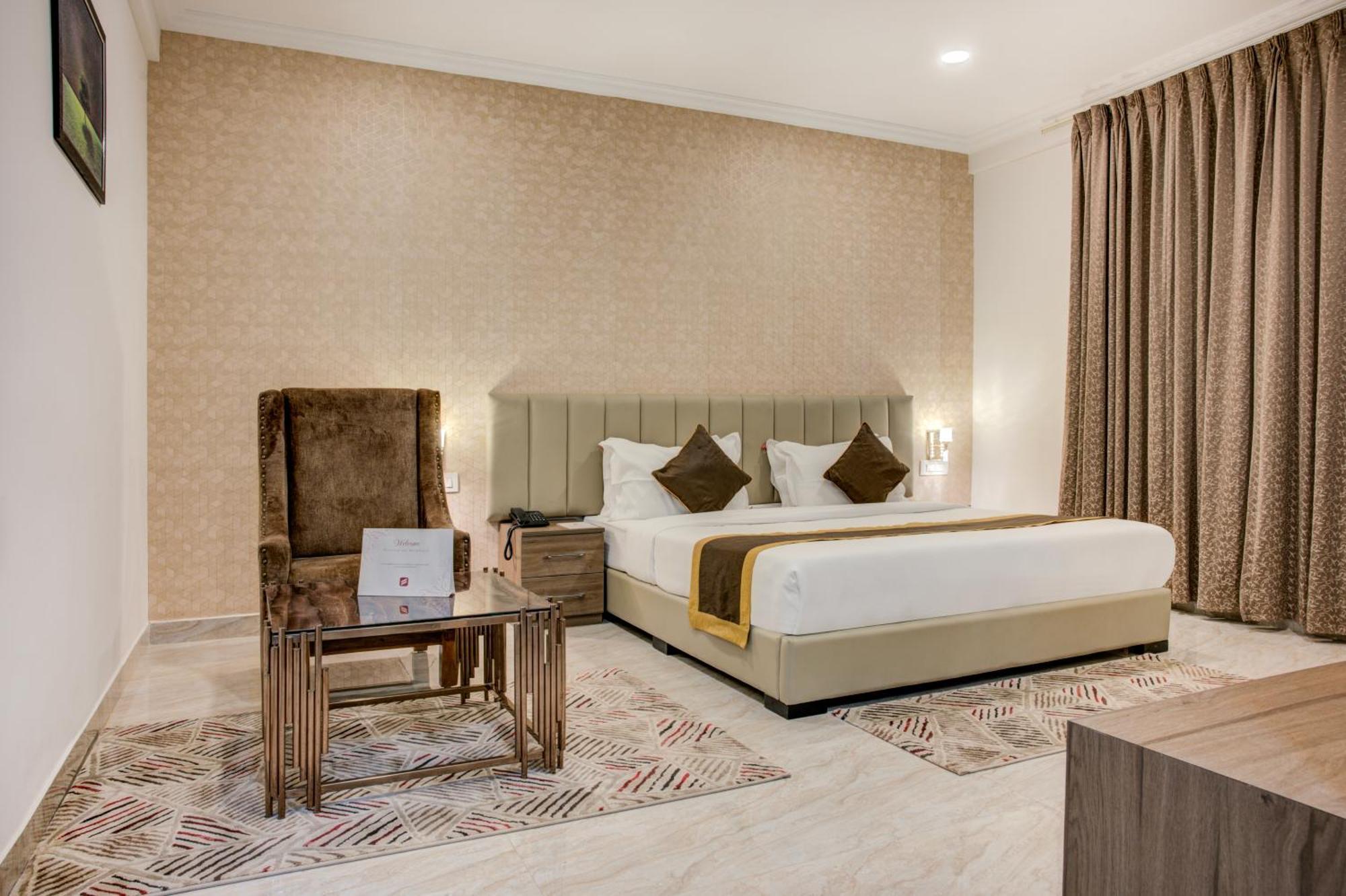 Hotel Sterling Inn Bangalore International Airport Yelahanka Екстер'єр фото
