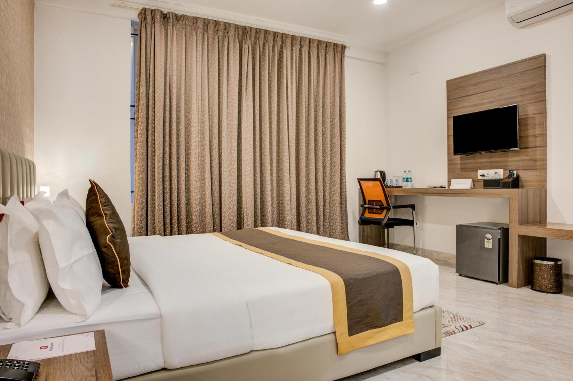Hotel Sterling Inn Bangalore International Airport Yelahanka Екстер'єр фото