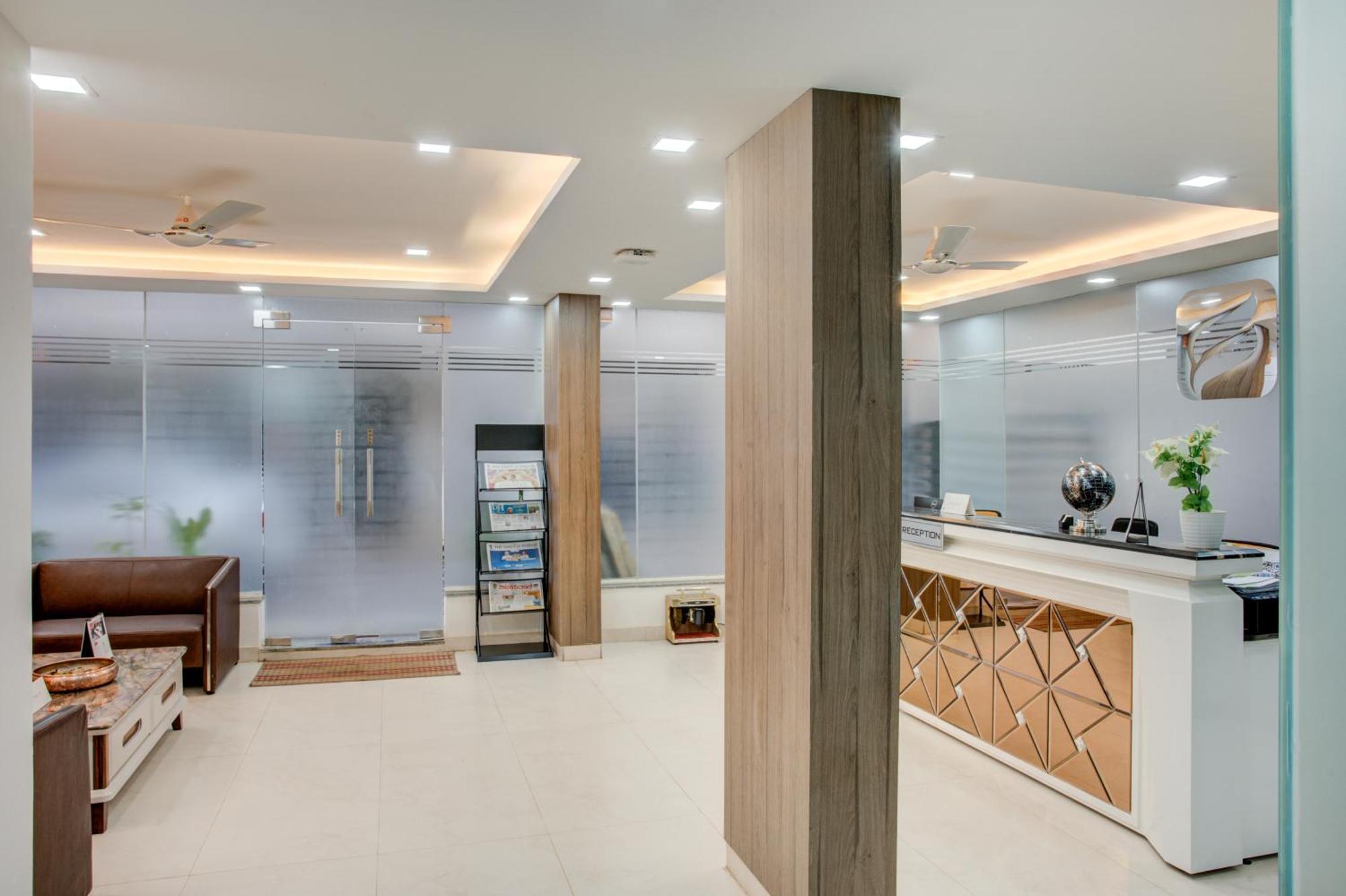 Hotel Sterling Inn Bangalore International Airport Yelahanka Екстер'єр фото